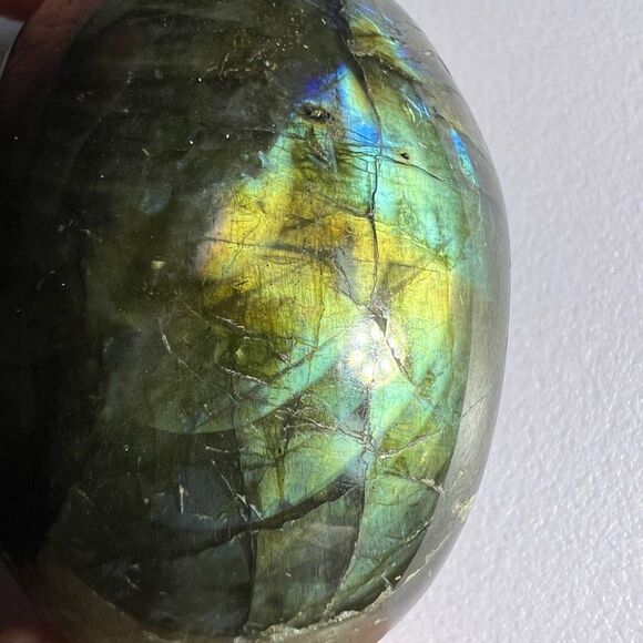Labradorite Crystal Round Palmstone (6) - Picture 3 of 10